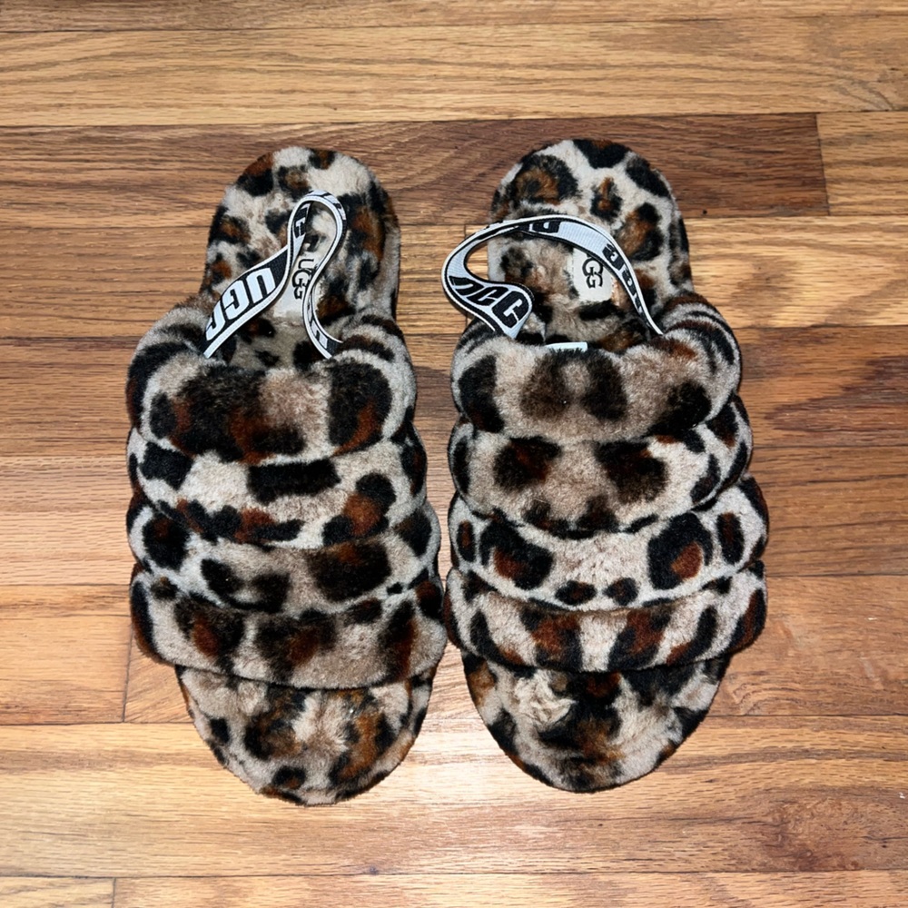 Size 8 ugg slippers